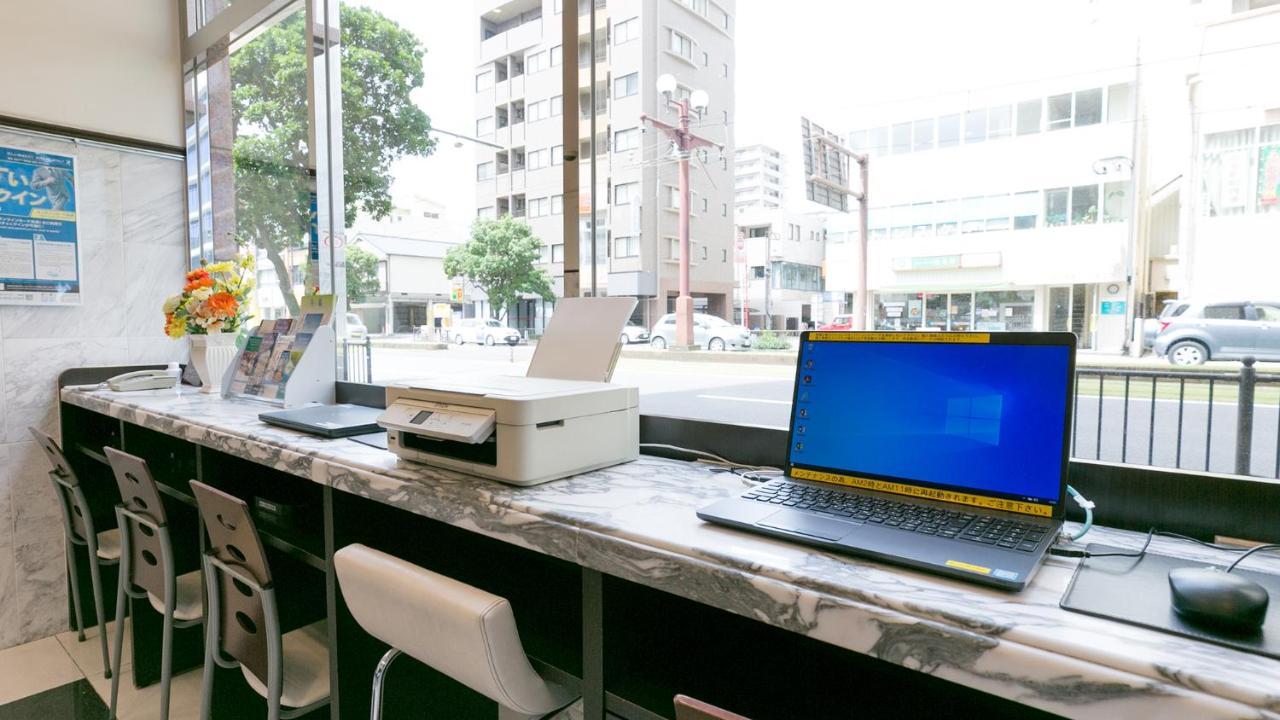 Toyoko Inn Kagoshima Chuo Eki Nishi Guchi Bagian luar foto