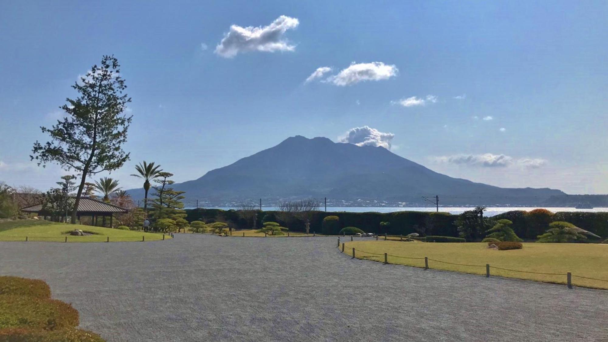 Toyoko Inn Kagoshima Chuo Eki Nishi Guchi Bagian luar foto